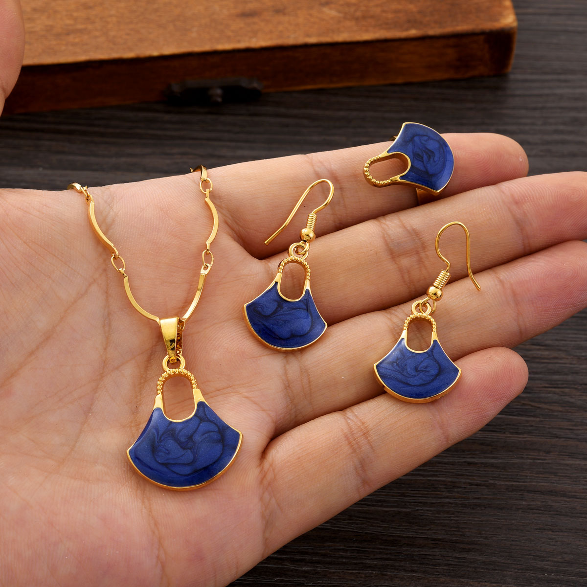 Fashion PNG Gold Color Jewelry - Women Accessories Png ulasan dan harga